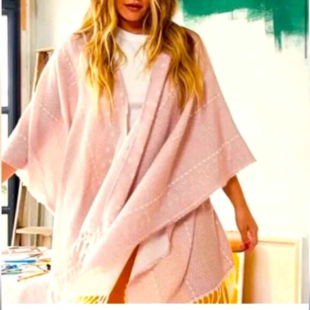 Gorgeous extremely soft kimono by gentle fawn BNWT make an offer! O/S